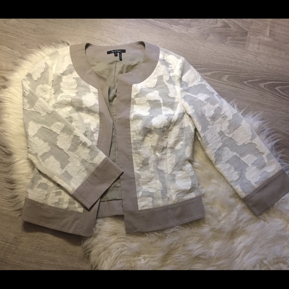 NIC+ZOE Milk White Floral Cropped Jacket